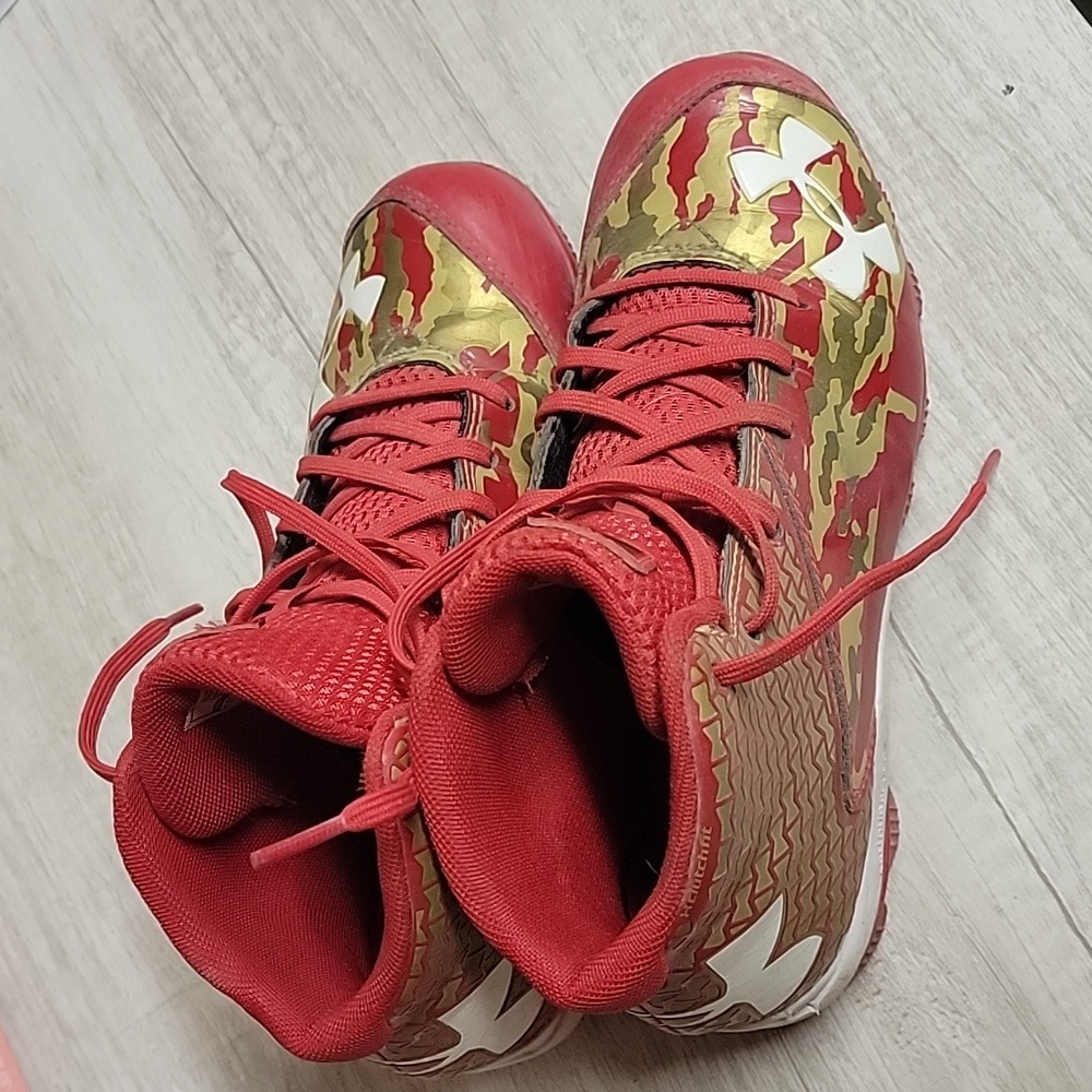 Baseball cleats